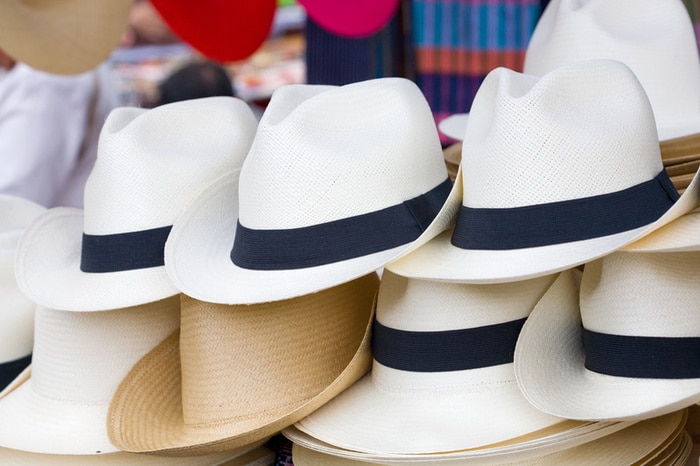 Coup de chapeaux… et de foulards